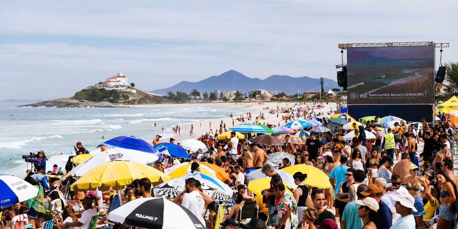 falta-de-ondas-interrompe-etapa-do-rio-do-circuito-mundial-de-surfe