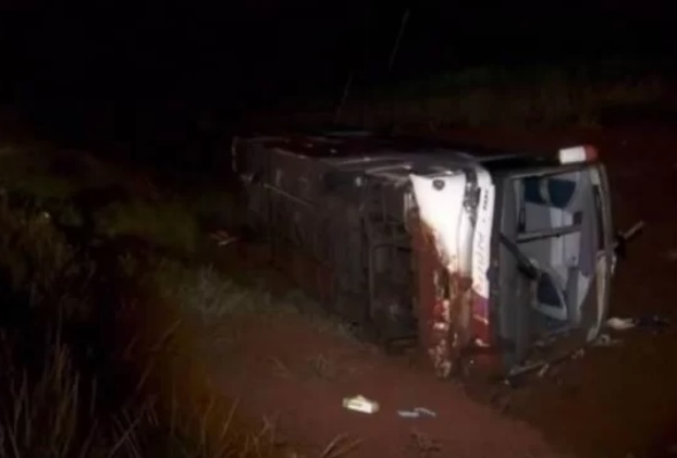 capotamento-de-onibus-mata-12-romeiros-de-aparecida-em-rodovia-–-aruja-reporter