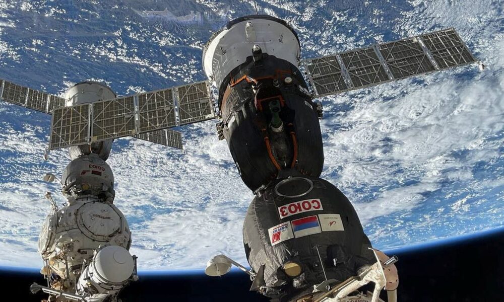 astronautas-dos-eua-e-russia-aterrissam-no-cazaquistao-apos-um-ano