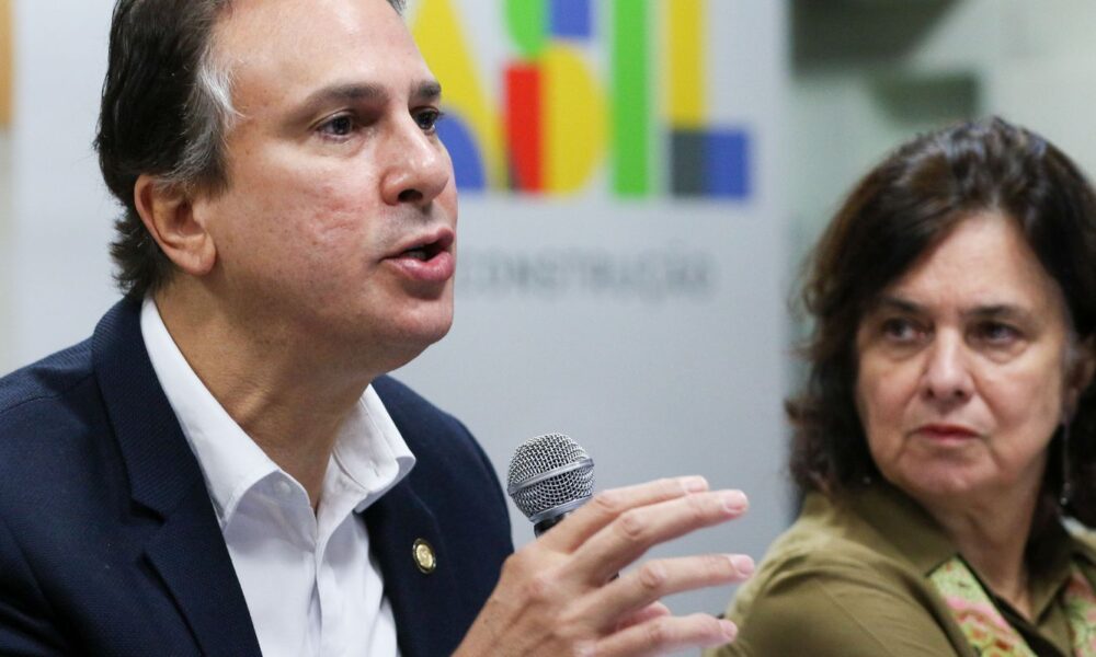 governo-anuncia-1.719-municipios-aptos-a-receber-95-cursos-de-medicina