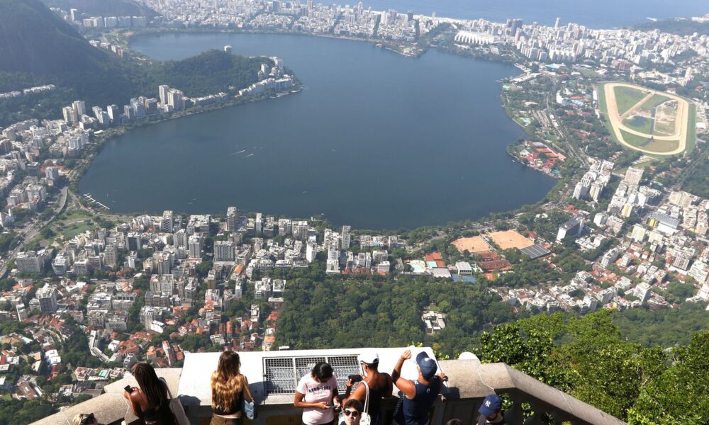 turistas-dao-nota-9,3-de-satisfacao-em-visitas-ao-rio,-diz-pesquisa