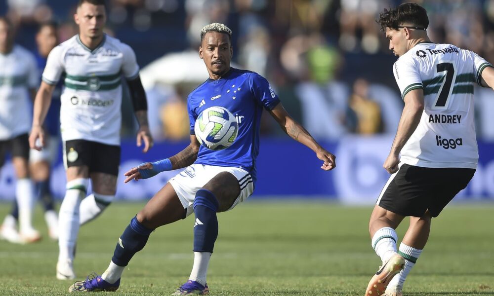 coritiba-e-cruzeiro-jogarao-sem-torcida-ate-o-fim-do-brasileiro