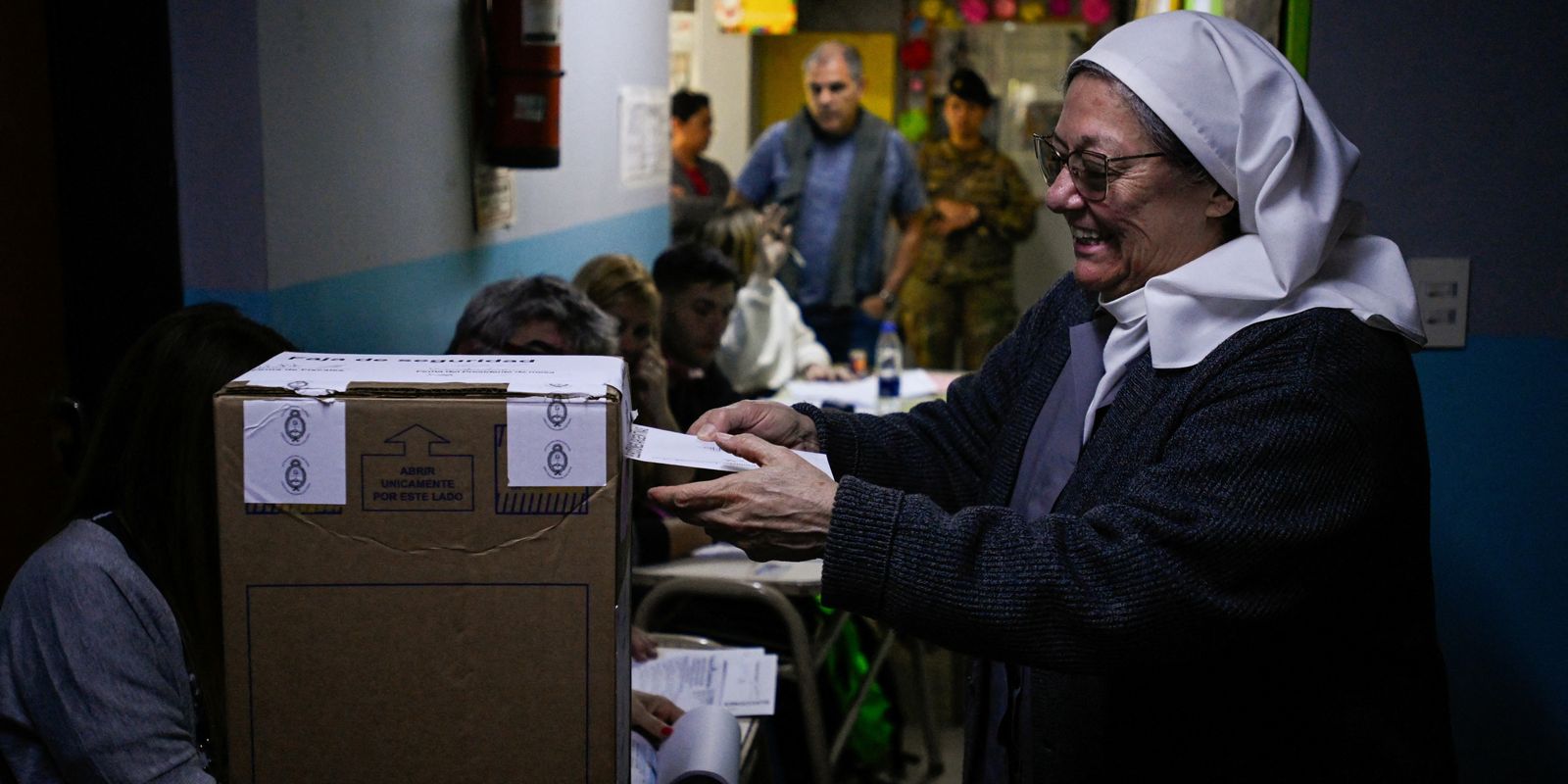 argentinos-comecam-a-votar-no-segundo-turno-das-eleicoes