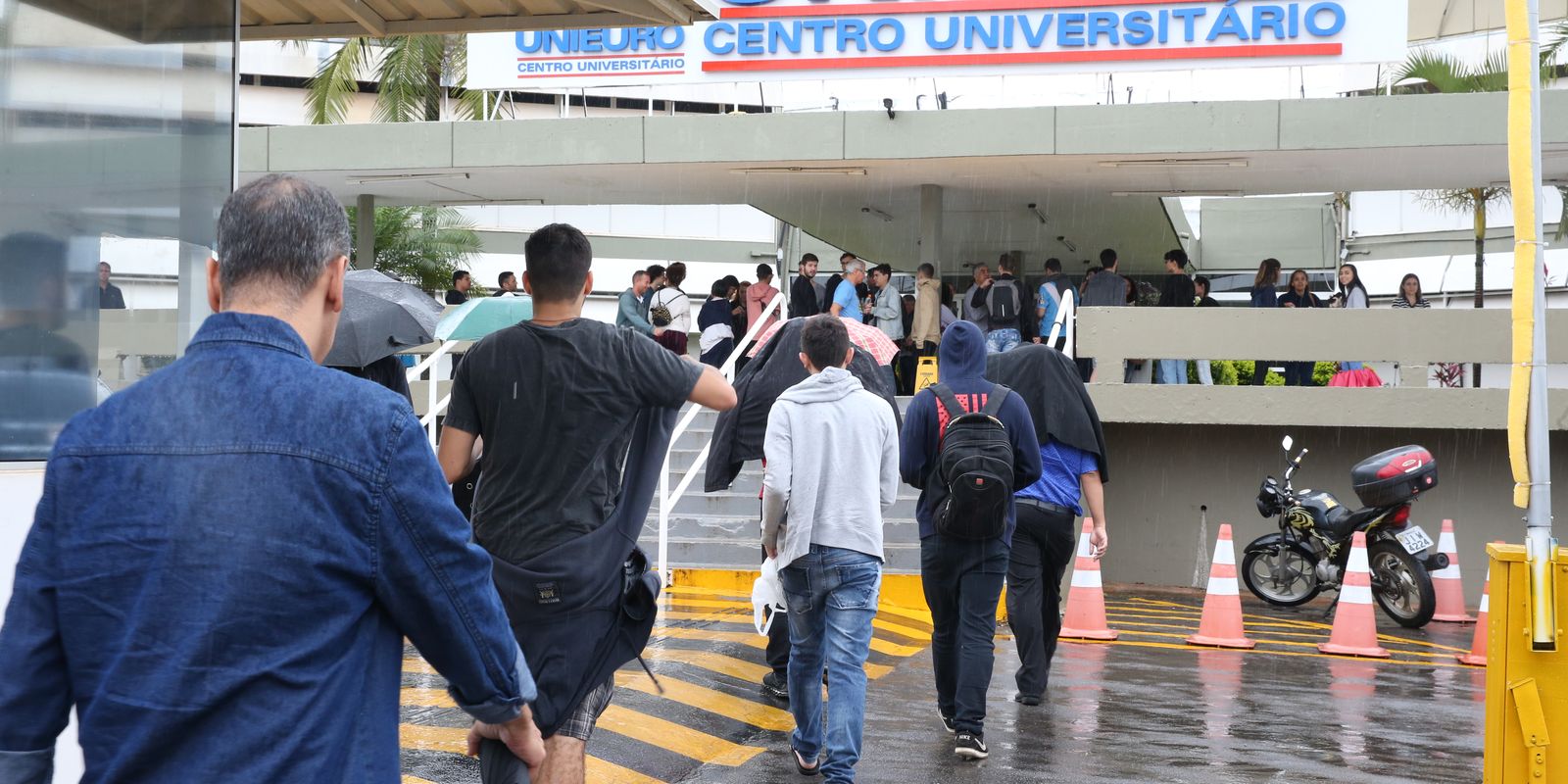 prova-do-enade-e-aplicada-neste-domingo-para-avaliar-graduacao