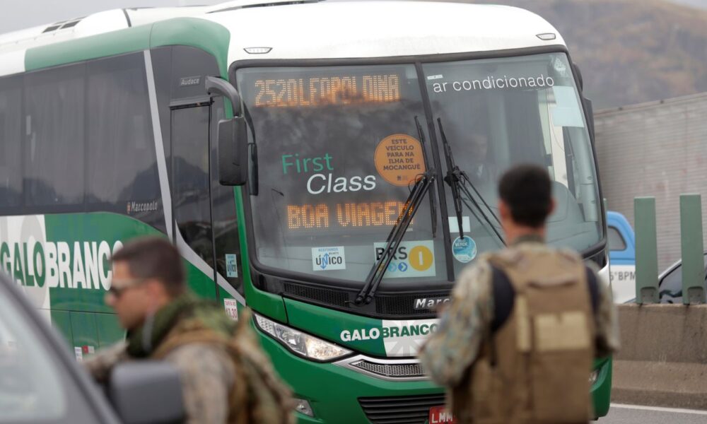 plataforma-de-empresas-de-onibus-denuncia-vandalismo-no-rio