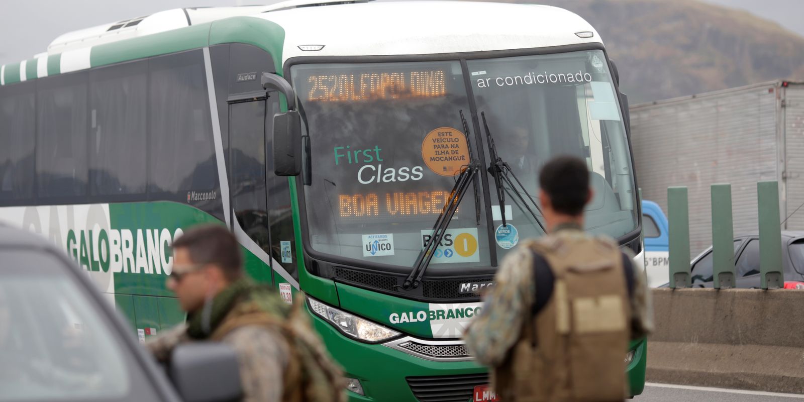 plataforma-de-empresas-de-onibus-denuncia-vandalismo-no-rio