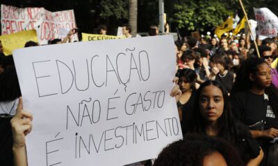 mec-pede-2,4-mil-horas-de-formacao-basica-no-ensino-medio