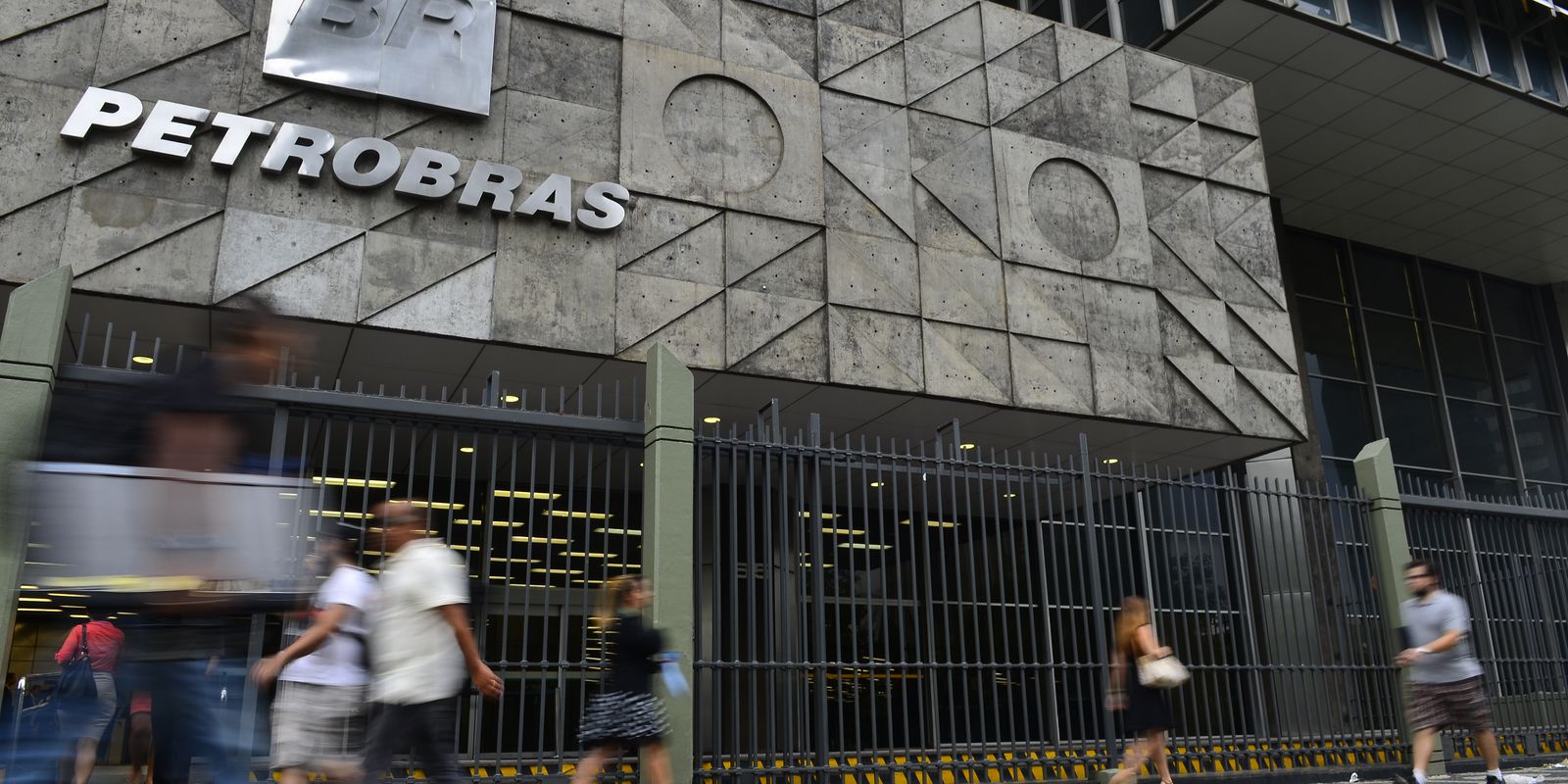 petrobras-faz-concurso-para-nivel-tecnico-com-salario-de-r$-5,8-mil