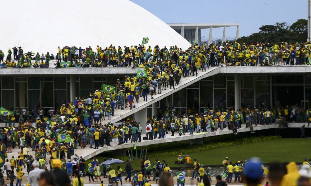 8-de-janeiro:-mpf-arquiva-investigacoes-contra-ibaneis-e-torres