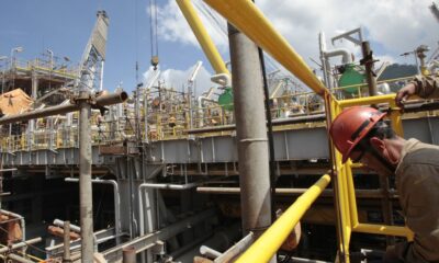 producao-media-de-petroleo-e-gas-bate-recorde-em-2023,-informa-anp