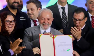 lula-assina-projeto-que-regula-atividade-de-motoristas-de-aplicativo