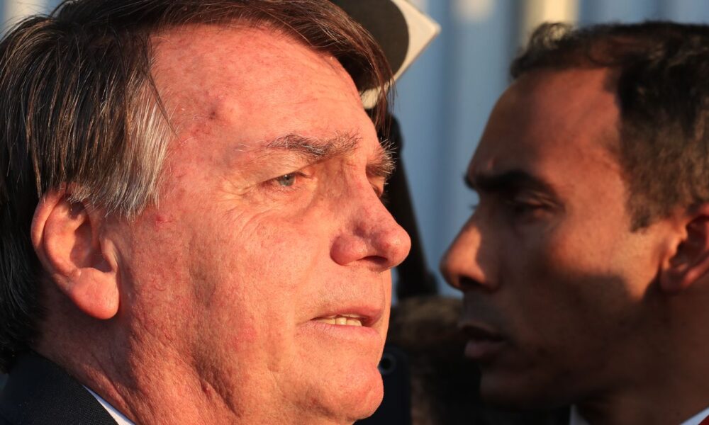 bolsonaro-diz-ao-stf-que-seria-“ilogico”-pedir-asilo-a-embaixador