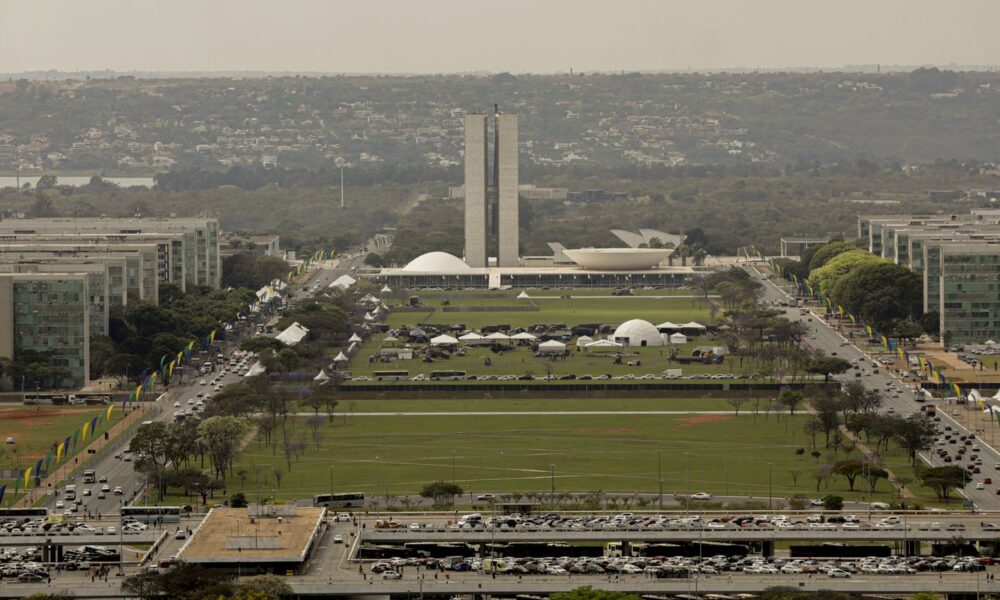 divida-publica-sobe-2,25%-em-fevereiro-e-aproxima-se-de-r$-6,6-tri