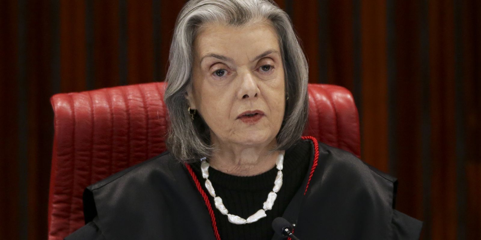 carmen-lucia-diz-que-decisao-judicial-nao-pode-ser-descumprida