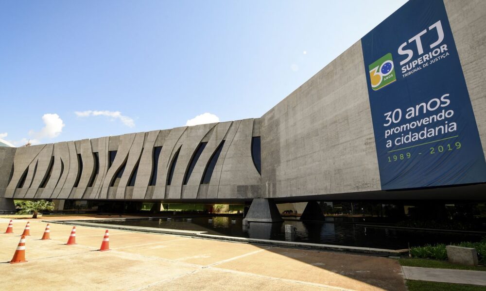 stj-autoriza-faculdade-a-cobrar-mensalidade-maior-de-alunos-calouros