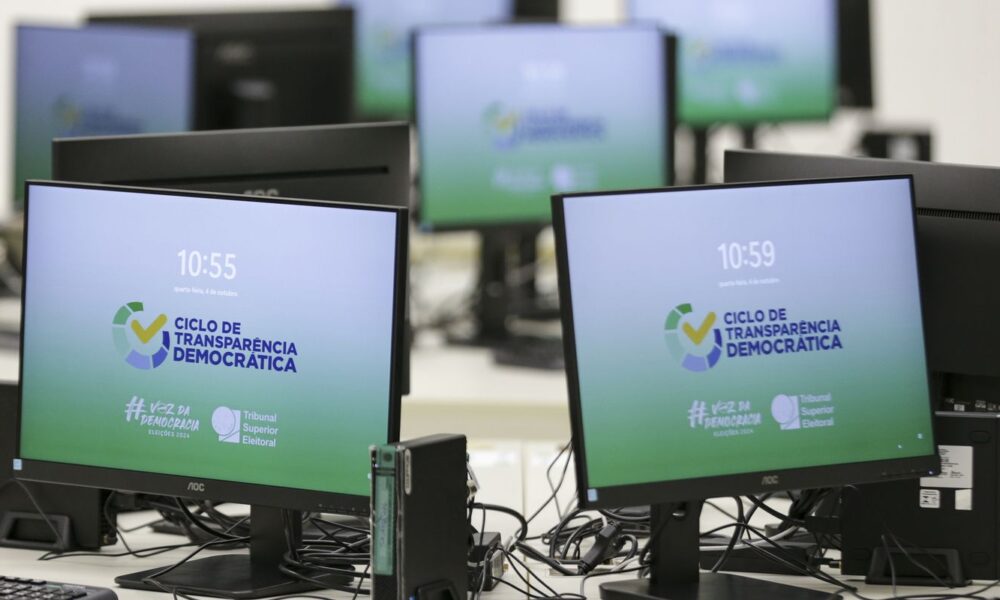 eleicoes-2024:-pf-e-universidade-fazem-teste-em-urnas-eletronicas