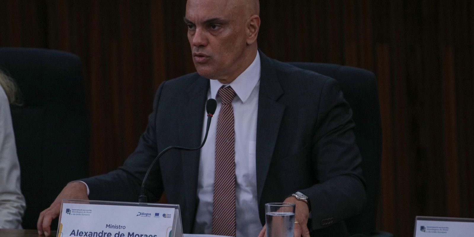 moraes-suspende-lei-municipal-que-proibia-linguagem-neutra-nas-escolas