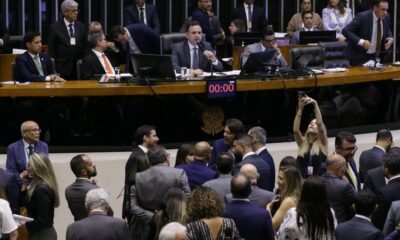 congresso-mantem-veto-de-bolsonaro-a-lei-em-defesa-da-democracia