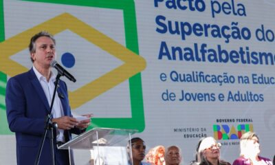 governo-faz-pacto-para-alfabetizar-brasileiros-com-mais-de-15-anos