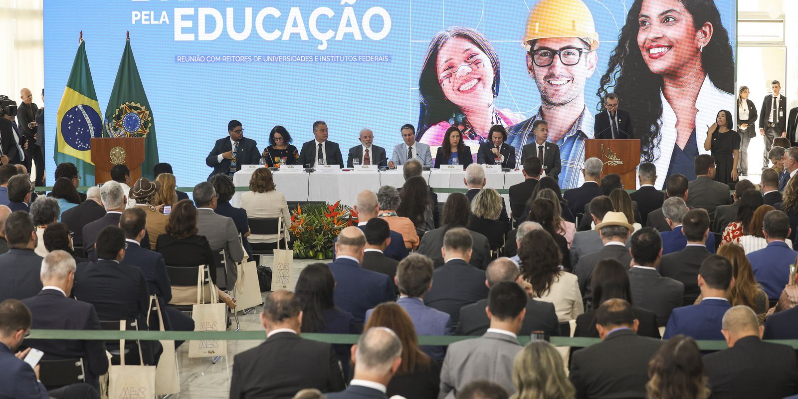 governo-anuncia-r$-5,5-bi-para-obras-e-novos-campi-universitarios