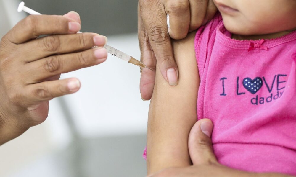 nao-e-so-gotinha:-entenda-como-funciona-a-vacinacao-contra-a-polio