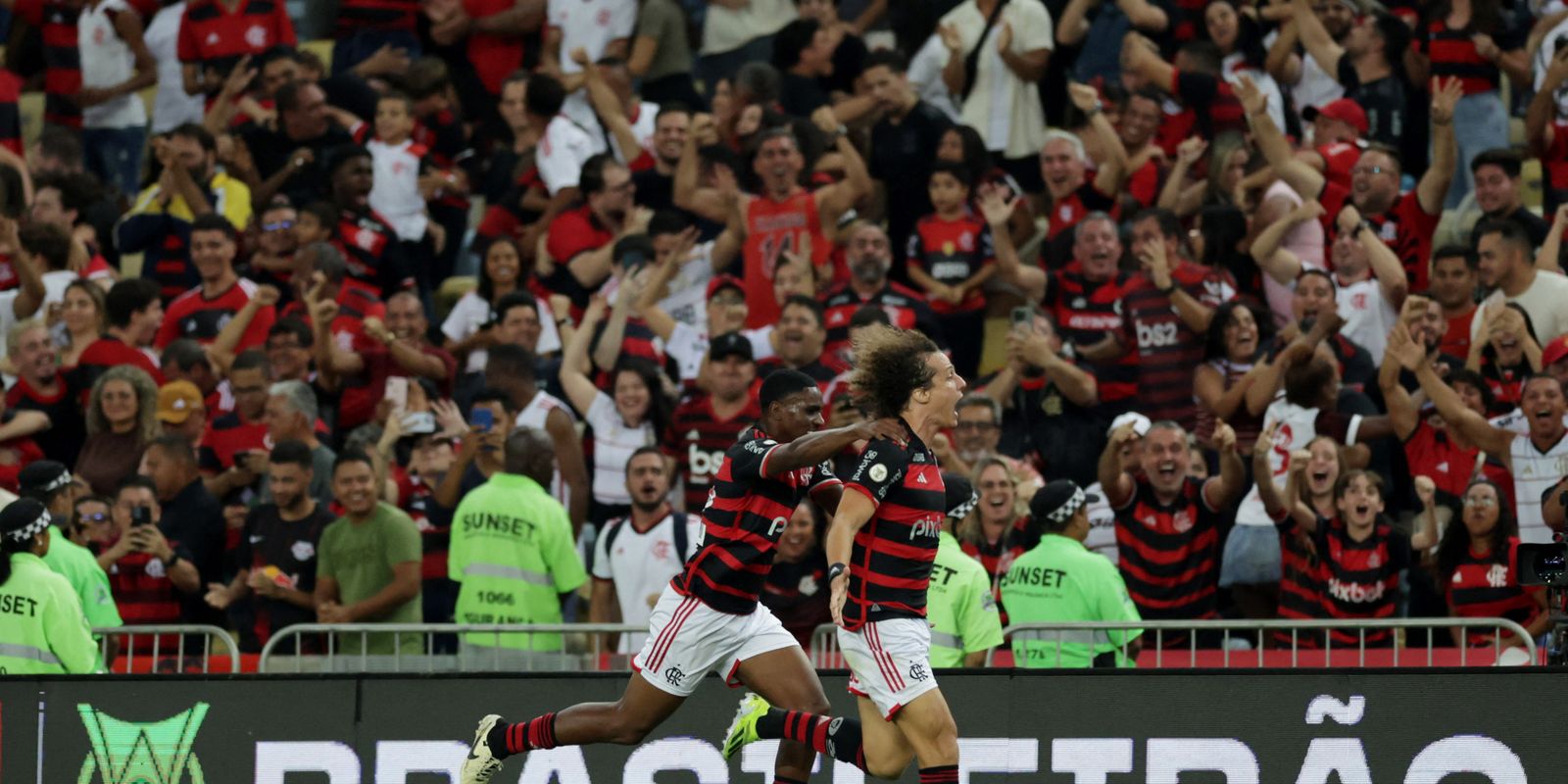 flamengo-arranca-vitoria-sobre-o-bahia-para-liderar-o-brasileiro