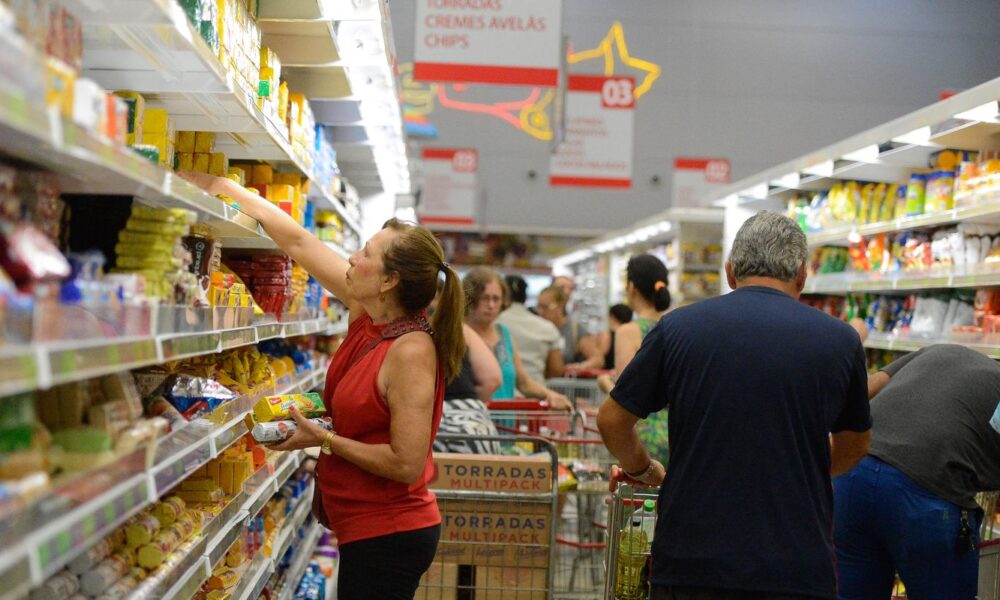 intencao-de-consumo-das-familias-cresce-pelo-terceiro-mes