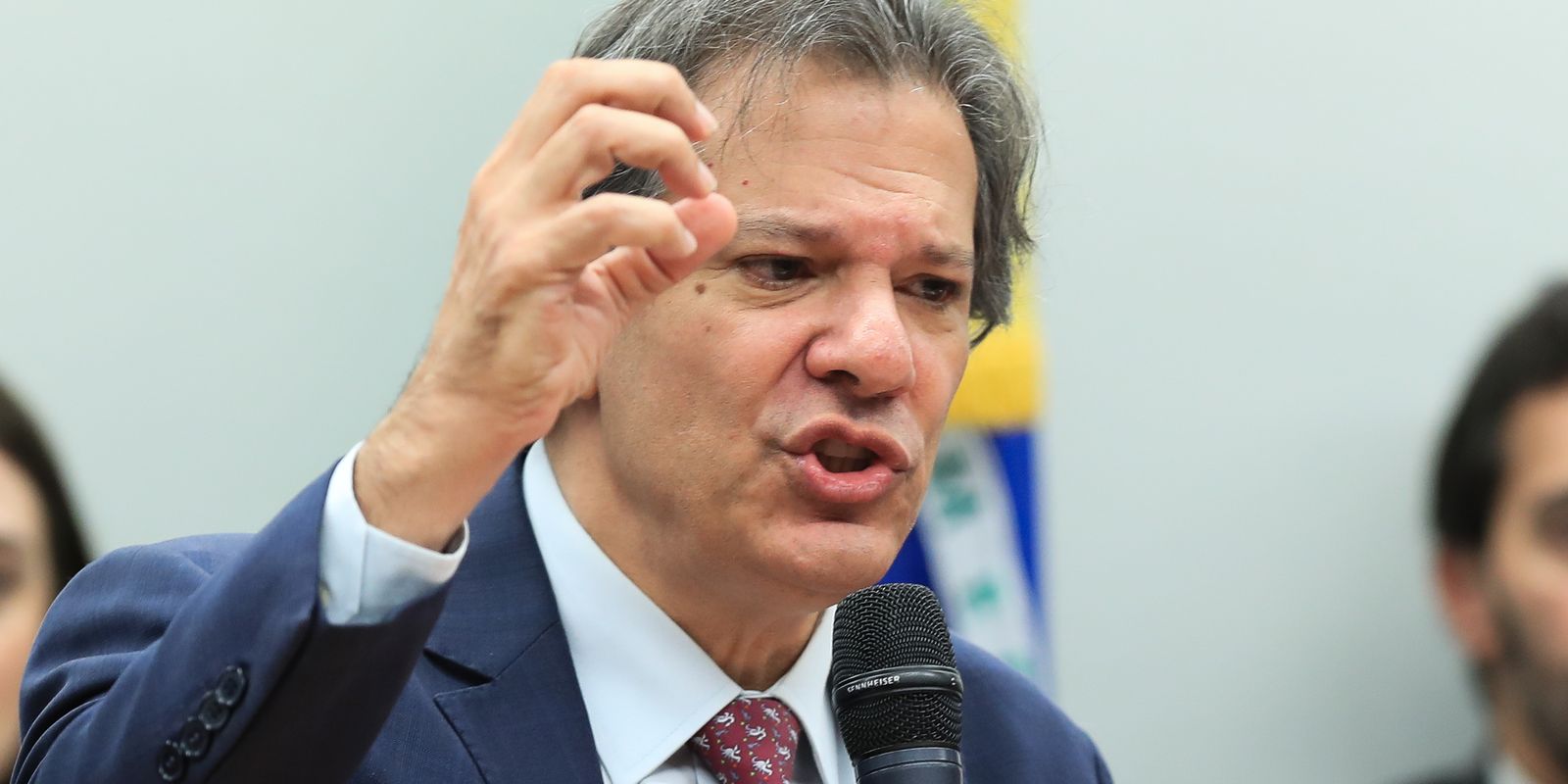 haddad-nega-possibilidade-de-baixar-iof-cambial-para-segurar-dolar