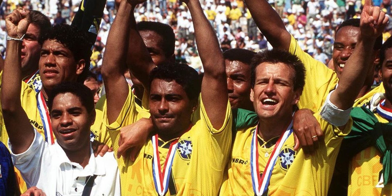 ha-30-anos-selecao-brasileira-pos-fim-a-longo-jejum-ao-faturar-o-tetra