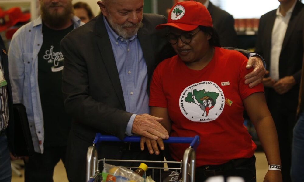 lula-faz-reuniao-com-dezenas-de-movimentos-sociais-em-sao-paulo 