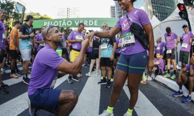 casal-que-se-conheceu-correndo-fica-noivo-na-sao-silvestre