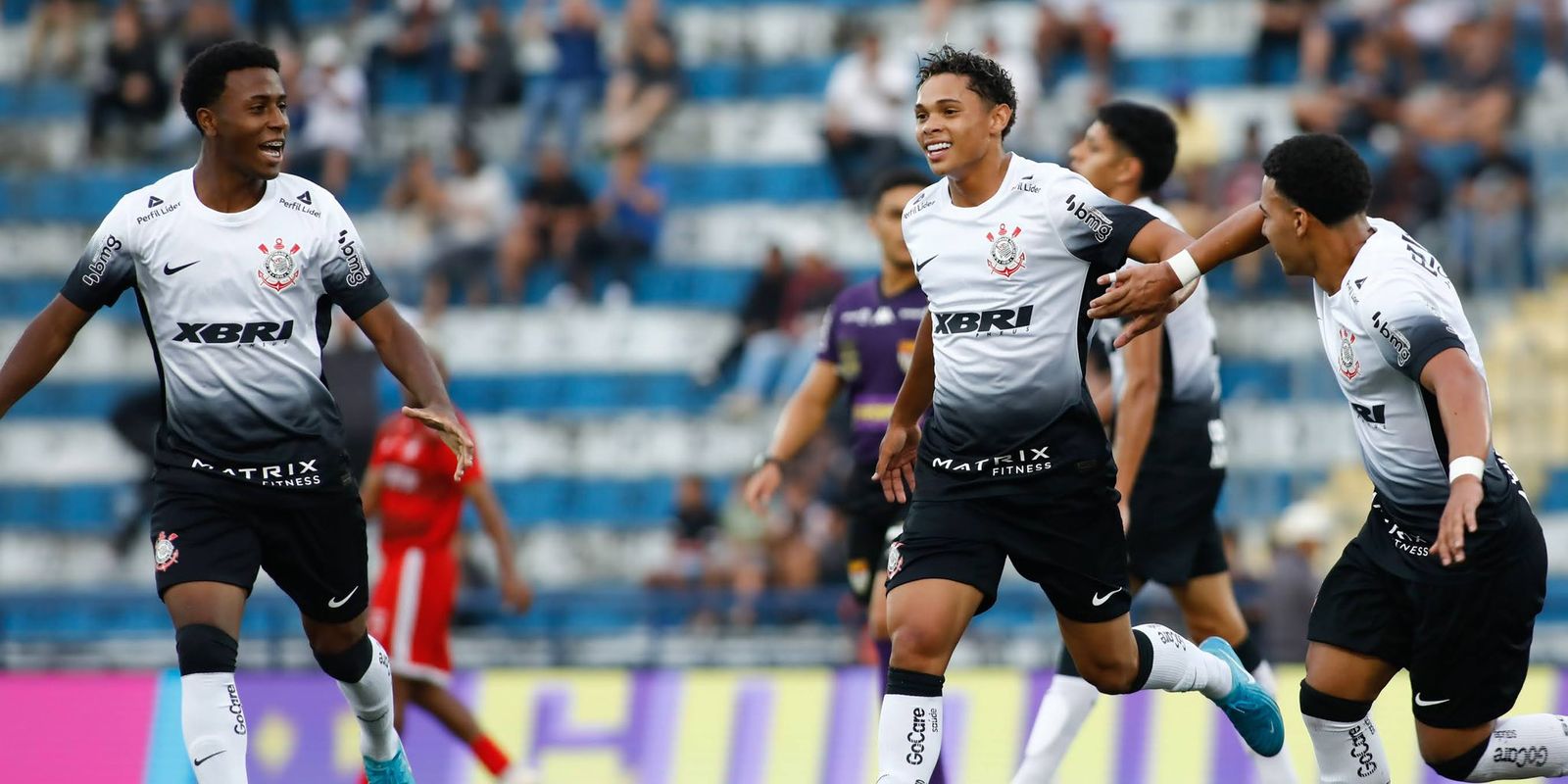 em-busca-de-12o-titulo-da-copinha,-corinthians-bate-o-rio-branco