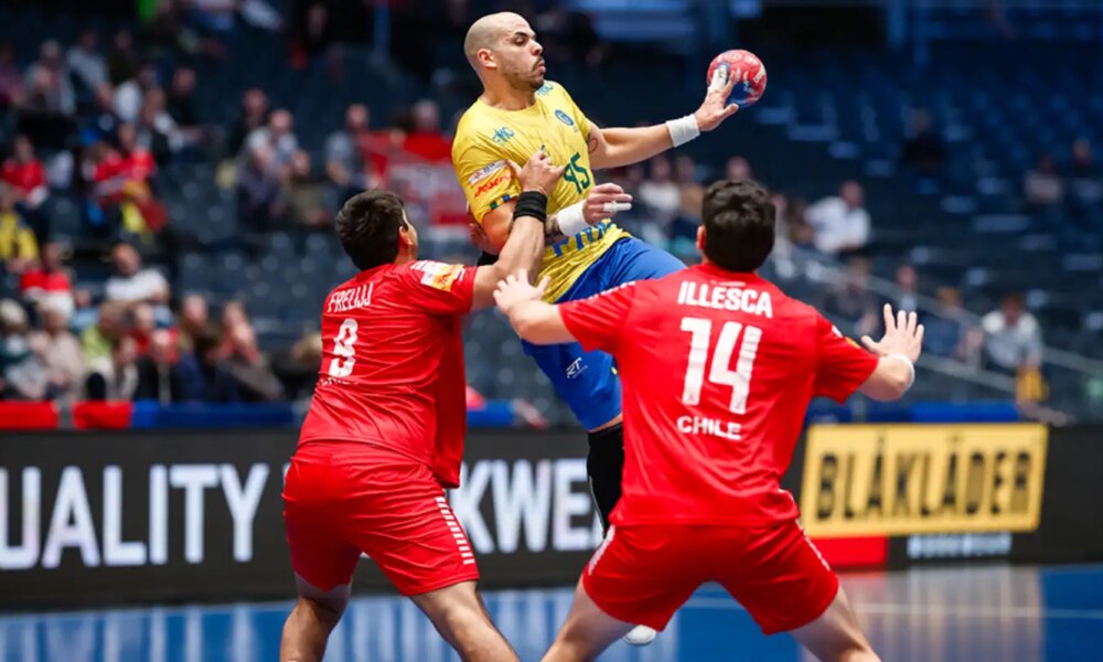 brasil-oscila,-mas-supera-chile-na-2a-fase-do-mundial-de-handebol