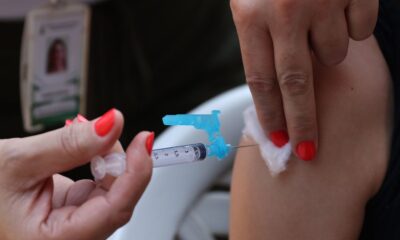 rio-vai-ampliar-faixa-etaria-para-vacinacao-da-dengue-para-16-anos