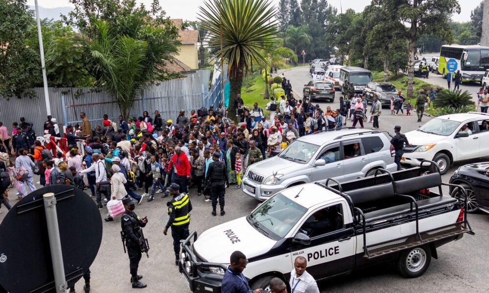 diversas-embaixadas,-dentre-elas-a-do-brasil,-sao-atacadas-no-congo