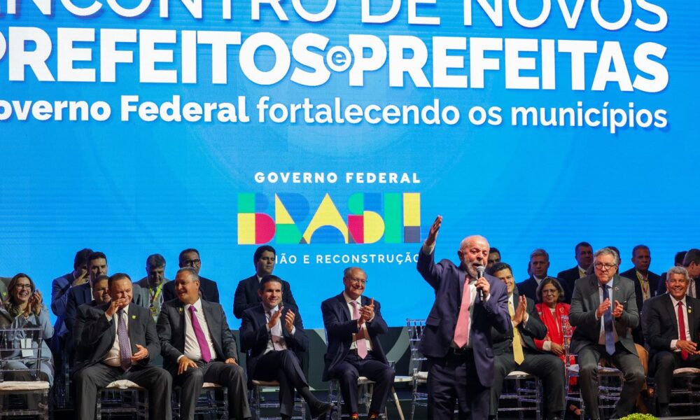 lula-diz-que-prefeituras-sao-alicerce-para-que-a-uniao-de-certo